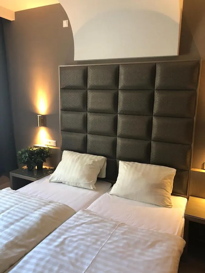 Hotel Athen Kelsterbach Frankfurt Airport Germany