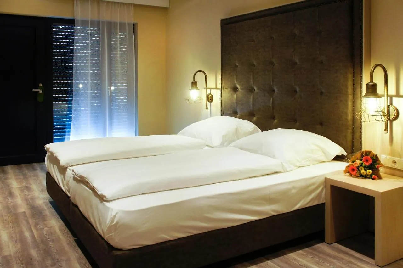 Hotel Athen Kelsterbach Frankfurt Airport Germany