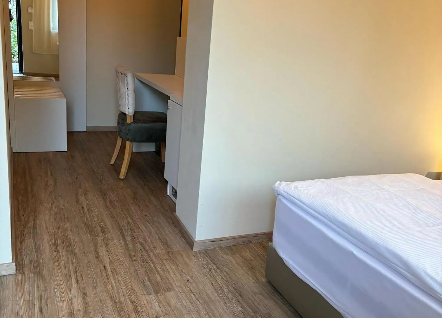 ***  Hotel Athen Kelsterbach Frankfurt Airport Germany